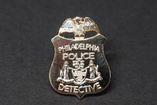 Pin - Detective shield